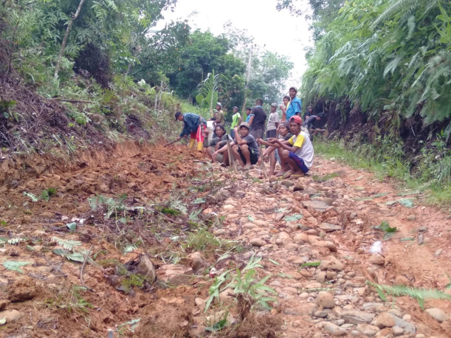KEGIATAN GOTONG ROYONG WARGA DUSUN 2